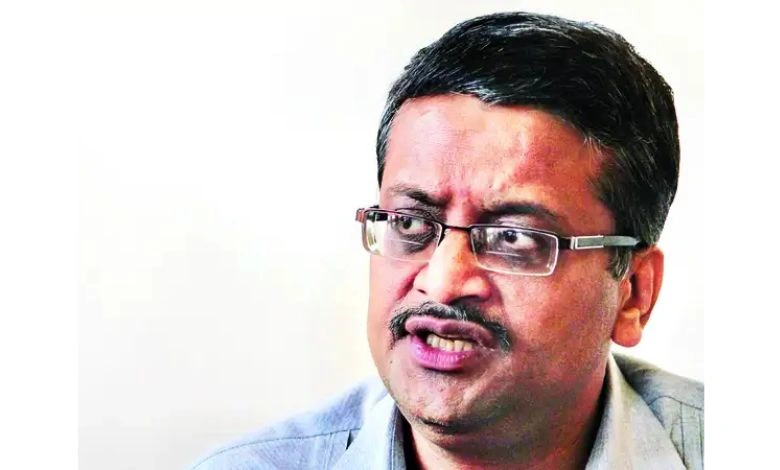 IAS officer Ashok Khemka, who took action against Robert Vadra, retired today, transferred 57 times in his career