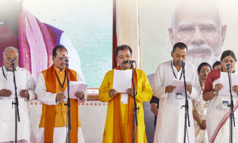 બિહારમાં નીતિશના પુત્રને મળ્યું ક્યું મહત્વનું ખાતું ? ગૃહ વિભાગ કોને મળ્યું ? બે નાયબ મુખ્યમંત્રીને ક્યાં ખાતાં ?