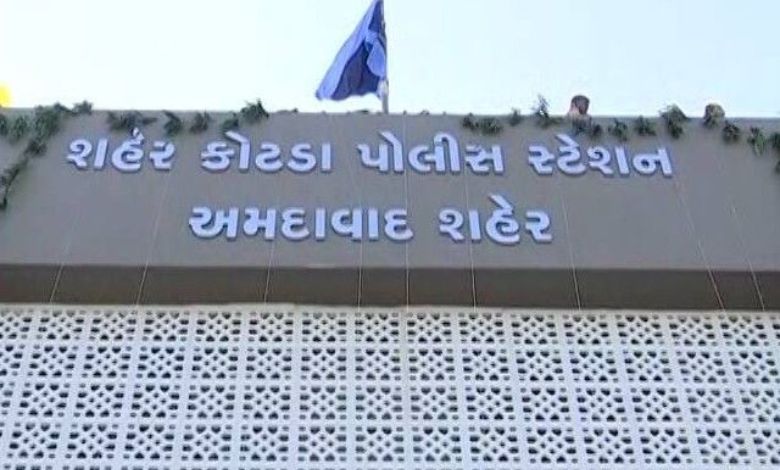 અમદાવાદમાં પોલીસ સ્ટેશનમાં યુવકે ગળે ફાંસો ખાધો, યુવકને શેનું હતું ટેન્શન, કેમ કર્યો આપઘાત?