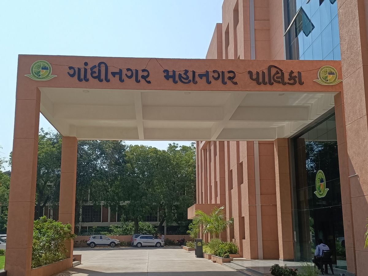 ગાંધીનગરમાં આપના ક્યા ઉમેદવારે પલટી મારીને ભાજપને ટેકો આપી દીધો ?