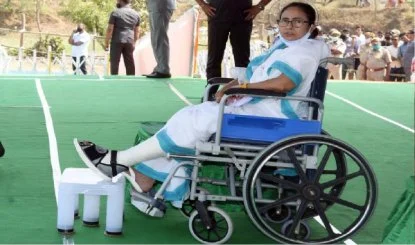 શું મમતાએ બહાનું બતાવ્યું હતું, પગમાં ફ્રેક્ચર હતું જ નહીં? મેડિકલ રેકોર્ડ લીક થવાથી થયો વિવાદ, પૂર્વ CMએ હોસ્પિટલને મોકલી નોટિસ