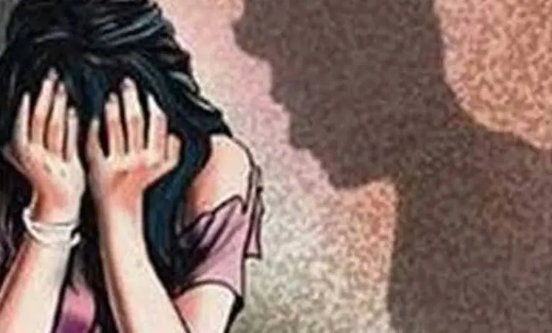 કૅબિનમાં બોલાવી વિદ્યાર્થિનીનો વિનયભંગ: લાતુરની સ્કૂલના પ્રિન્સિપાલ સામે ગુનો