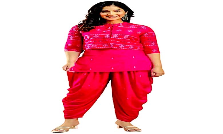 ફેશનઃ નવરાત્રિમાં ટ્રેડિશનલ આઉટફિટ ન પહેરવાં હોય તો...? આ રહ્યાં ઑપ્શન