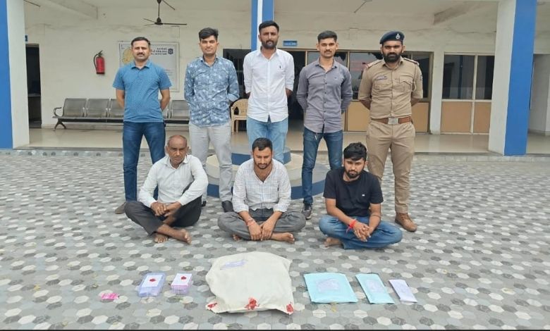 સામખિયાળી હાઈવે પર ડ્રગ્સની મીની ફેક્ટરીનો પર્દાફાશ: 3 શખ્સો ઝડપાયા