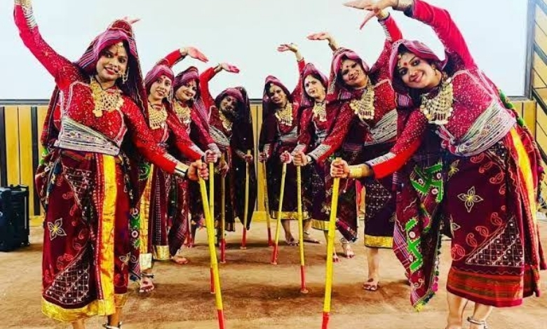 Tippani Dance History: ગરબાથી સાવ અલગ છે ગુજરાતનું આ નૃત્ય, શ્રમિક મહિલાઓનો થાક ઉતારવા શરૂ થયેલી આ અનોખી કળા