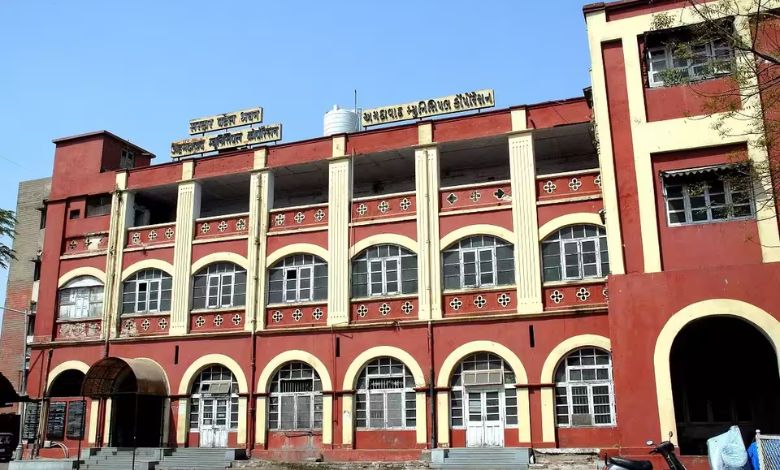 અમદાવાદ-વડોદરામાં કૉંગ્રેસનો કકળાટ: વિપક્ષ નેતા નક્કી કરવા દિલ્હીથી નિરીક્ષકો ઉતારાયા