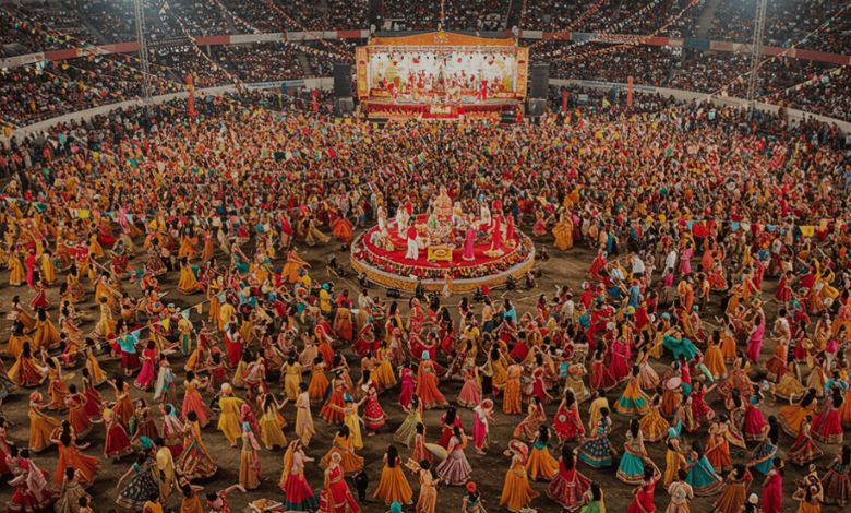 અમદાવાદમાં નવરાત્રિ કાર્યક્રમમાં 10 કરોડની નાણાંકીય લેવડદેવડ મુદ્દે સામસામા આક્ષેપો
