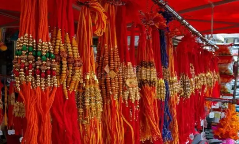 રામોલ દુર્ઘટના બાદ ફટાકડાની સીલ થયેલી દુકાનોમાં રાખડી વેચવા શરતી મંજૂરી