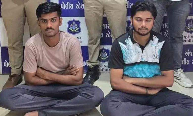 ફેસબુક પર 'પ્રતીક પટેલ' બની રાજકોટના યુવાનને ઠગનાર અલી અબ્બાસ સાગરીત સાથે પકડાયો