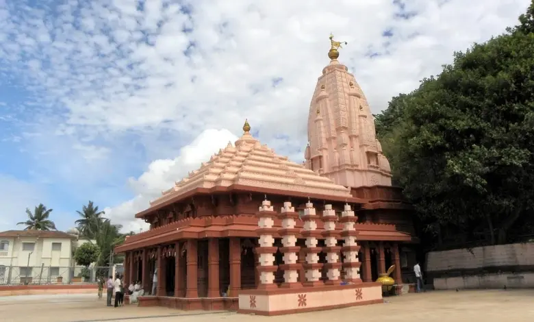 મહારાષ્ટ્રના આ સુપ્રસિદ્ધ મંદિરમાં લાગુ થશે ડ્રેસકોડ! નવા વર્ષથી શોર્ટ્સ અને વેસ્ટર્ન આઉટફિટ પર પ્રતિબંધ...