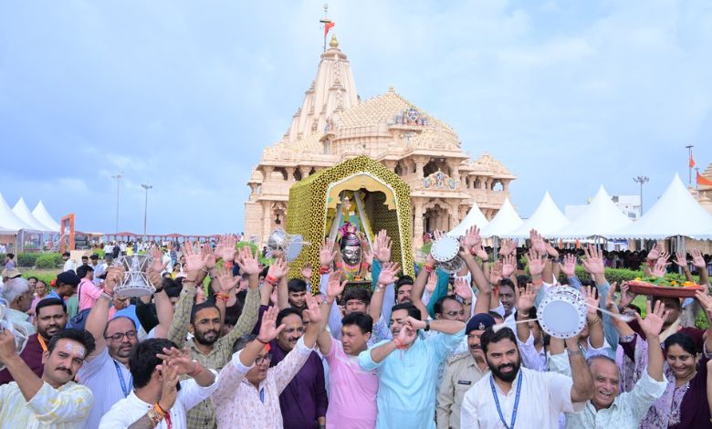 હર હર શંભુઃ શ્રાવણ મહિનાના છેલ્લા સોમવારે મહાદેવના મંદિરમાં ભક્તો ઉમટ્યા