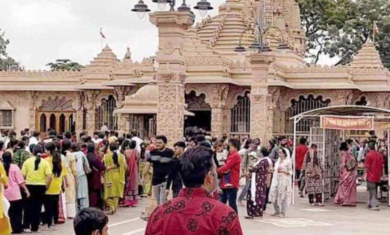 નવરાત્રિ પૂર્વે જ માંડવી સહિત કચ્છનાં પ્રવાસન સ્થળોએ સહેલાણીઓનો ધસારો, દિવાળી જેવો માહોલ જોવા મળ્યો