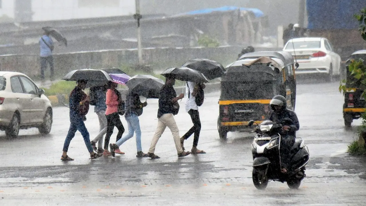 મુંબઈમાં ગણપતિબાપ્પાના આગમન સાથે જ મેઘરાજાની જોરદાર એન્ટ્રી
