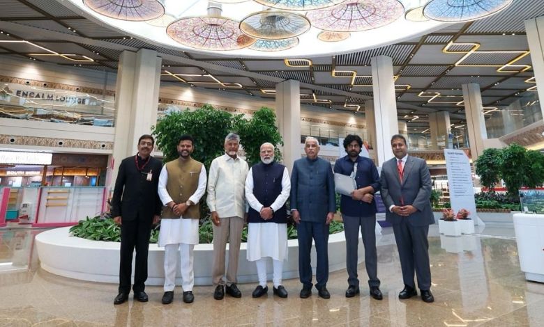 PM મોદીએ આંધ્રપ્રદેશમાં આંતરરાષ્ટ્રીય એરપોર્ટનું કર્યું ઉદ્ઘાટન; 17,900 કરોડના વિકાસ કાર્યોની ભેટ