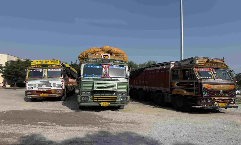 ‘ઓપરેશન ત્રિનેત્ર’ અંતર્ગત મોટી કાર્યવાહી, ચિત્તોડગઢ પોલીસે ત્રણ ટ્રકો સાથે 1839 કિલો ગાંજો જપ્ત કર્યો