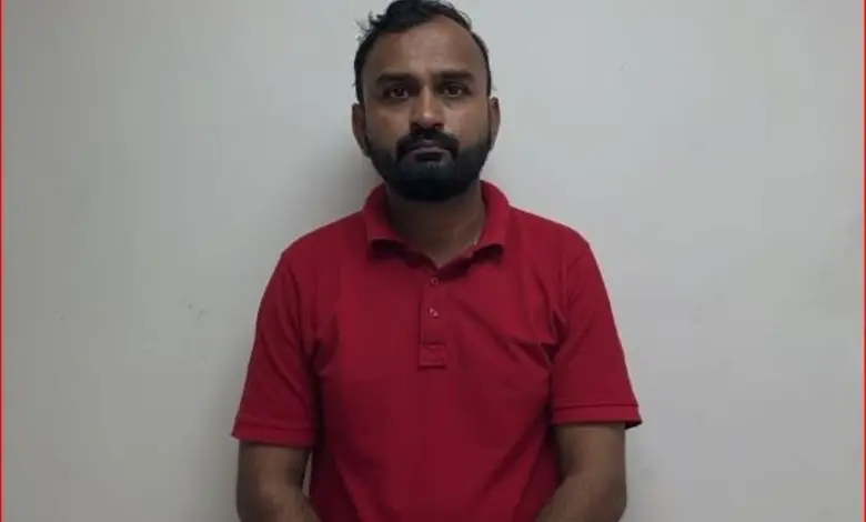‘ના પાડીશ તો ગણિતમાં નાપાસ કરીશ’: રાજકોટમાં સરકારી શાળાના શિક્ષક સામે સગીરા સાથે દુષ્કર્મનો ગુનો નોંધાયો