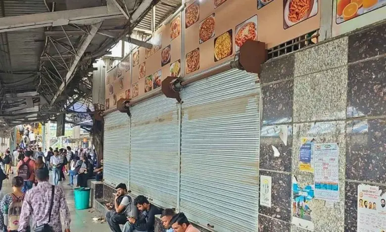 એફડીએની કાર્યવાહી બાદ જાગી રેલવે: થાણે સ્ટેશનનો ફૂડ સ્ટોલ 7 દિવસ માટે સીલ