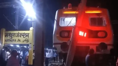 A train derailed and climbed onto the platform at Mathura Junction railway station in Uttar Pradesh, injuring one person