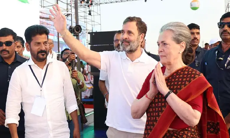 Congress leader Rahul Gandhi campaigning in Telangana