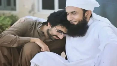 A picture of Asim Jamil and his father Maulana Tariq Jamil