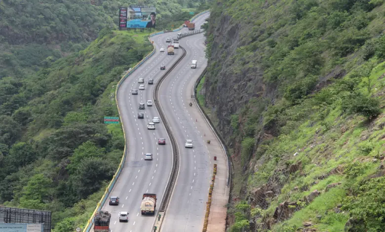 Mumbai-Pune Expressway stretch closed for an hour today