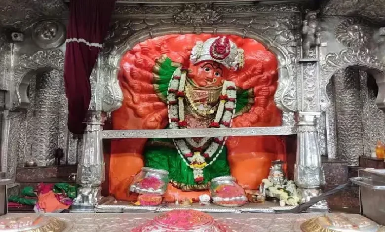 Devotees at Saptashrungi Devi Temple during the Navratri festiva