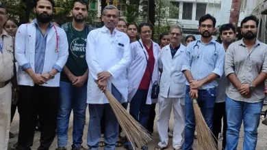 Maharashtra doctors protest against Shiv Sena MP Hemant Patil by cleaning toilets