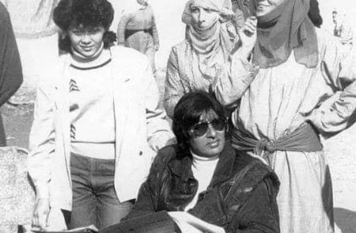 Amitabh Bachchan shared an old photo and fans were reminiscing about the good old days.