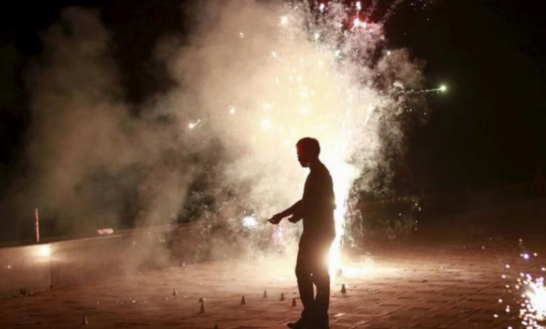 Law in Mumbai? Anticipating the fixed time of bursting of firecrackers, fireworks continued till 12 o'clock in the night.