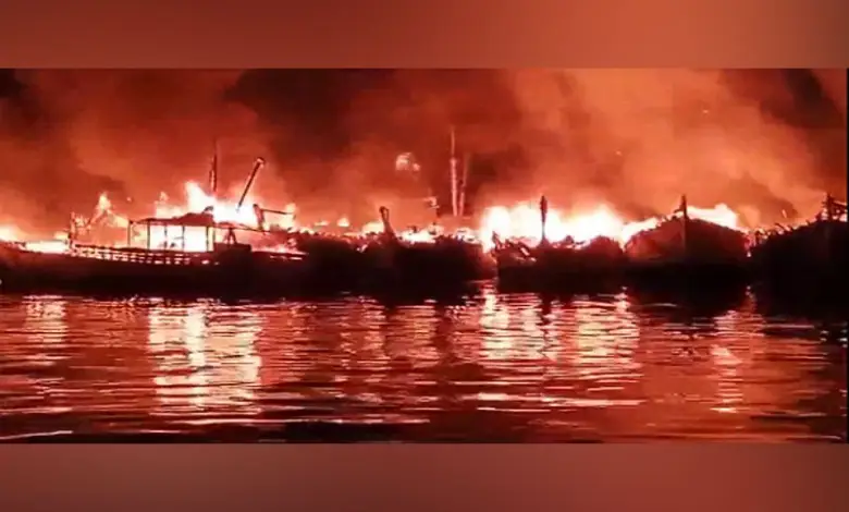 Fire engulfs boats at Visakhapatnam fishing harbour