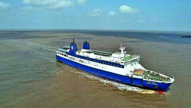 Ghogha-Hajira ferry service trapped in sea: life of pilgrims at stake
