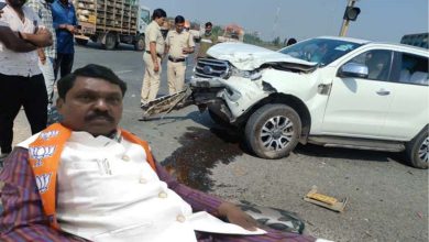 BJP MP's car meets with fatal accident near Gadchiroli: