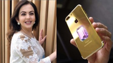 Nita Ambani holding a Falcon Supernova iPhone 6 Pink Diamond
