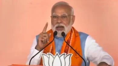 PM Modi giving a speech attacking Congress leaders Kamal Nath and Digvijaya Singh