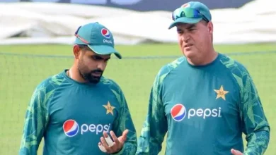 Pakistan cricket coach Mickey Arthur blaming stifling security for team's poor WC performance in a press conference
