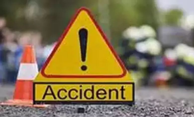 Car and truck going from Delhi to Haridwar collide, 6 dead