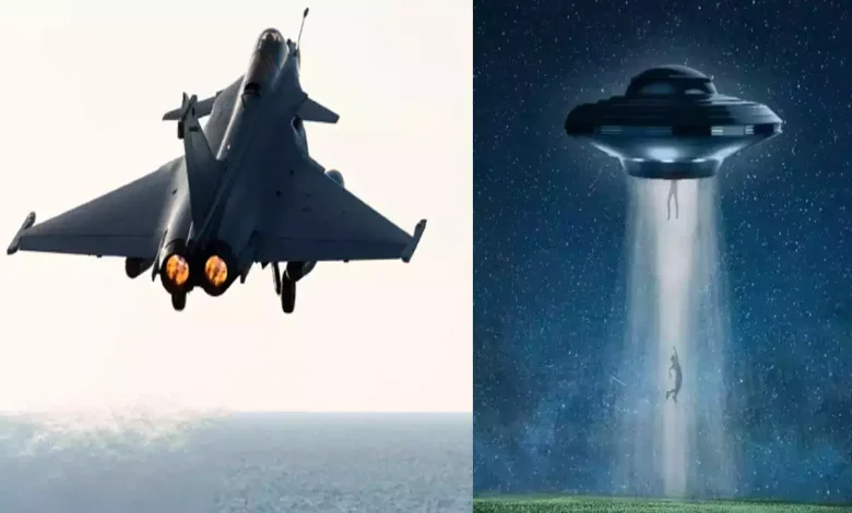 Rafale fighter jets chasing a UFO