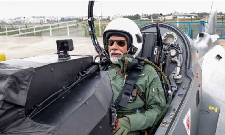 PM Modi with Tejas Aircraft