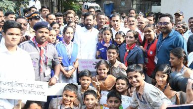 A large number of Mumbaikars participated in the Chief Minister's cleanliness campaign
