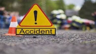 Private bus collides with trailer in Khopoli, one dead: 7 passengers injured