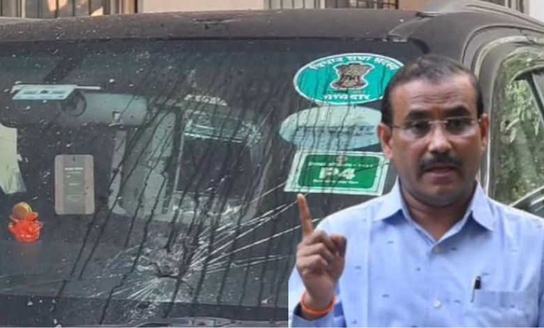 Tope's car attacked by BJP workers