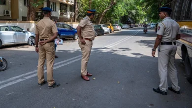 Mumbai police commandos on alert in Borivali after receiving a terror threat.
