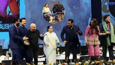 With whom was Mamata Banerjee seen dancing on stage?