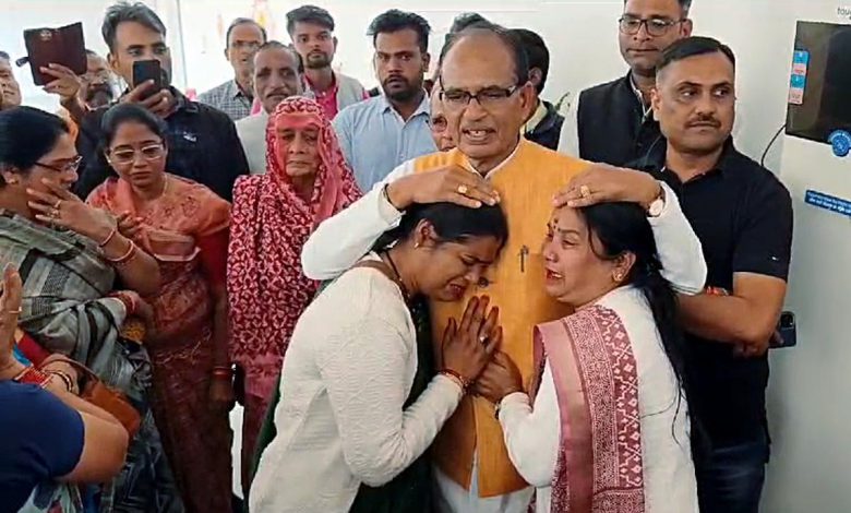 A tearful farewell: Former Madhya Pradesh chief minister overwhelmed with emotion during exile just before coronation ceremony.