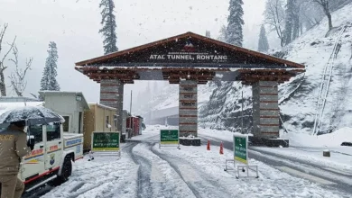 Heavy snowfall in Himachal, 1 foot snowfall near Atal tunnel, total 130 roads closed