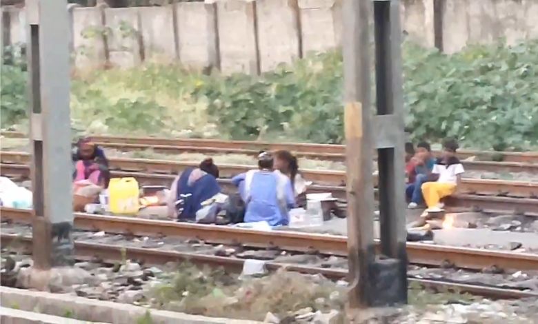 Horrific scene seen on railway track of Mumbai, video went viral