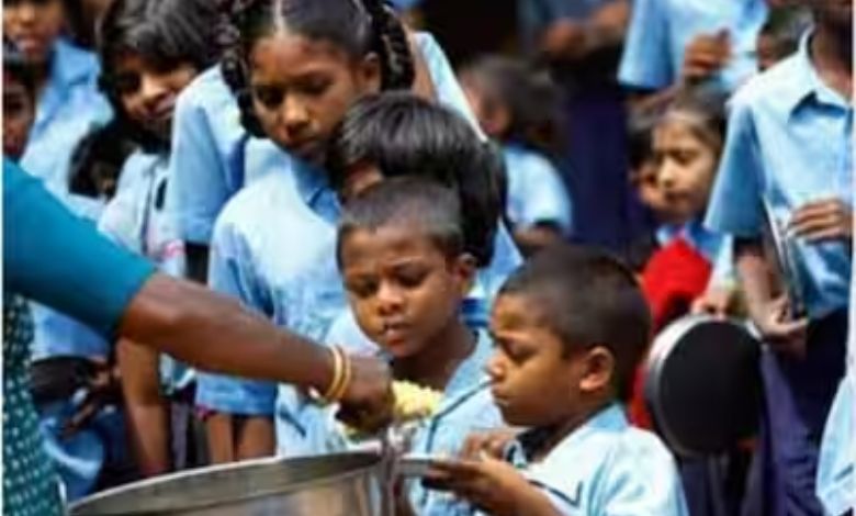 Food poisoning to 109 students in ashram school in Thane district