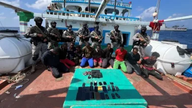 Indian Navy commandos with Somali pirates