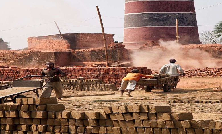 Crime against brick kiln owner for freeing eight laborers in Murbad