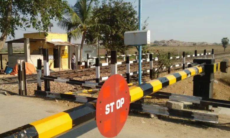 Crime against those who assaulted railway pointsman in Boisar